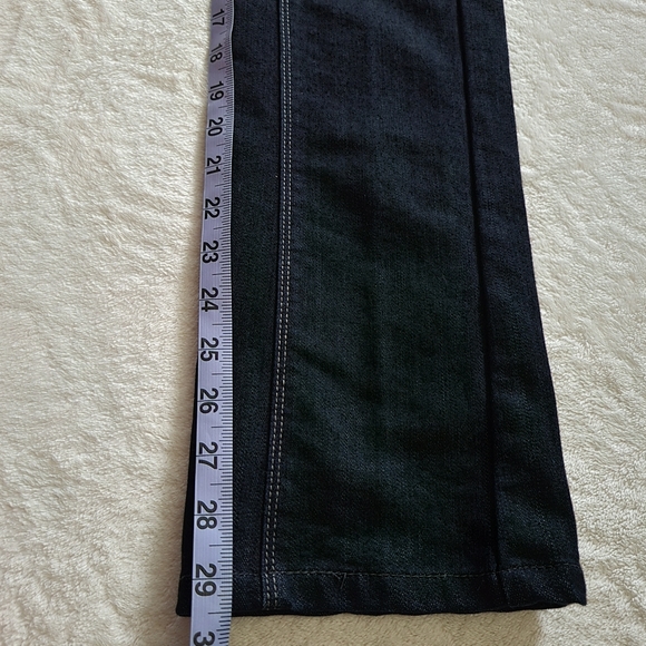 Lee Diamond Cut Slim Fit Jeans - Picture 9 of 11